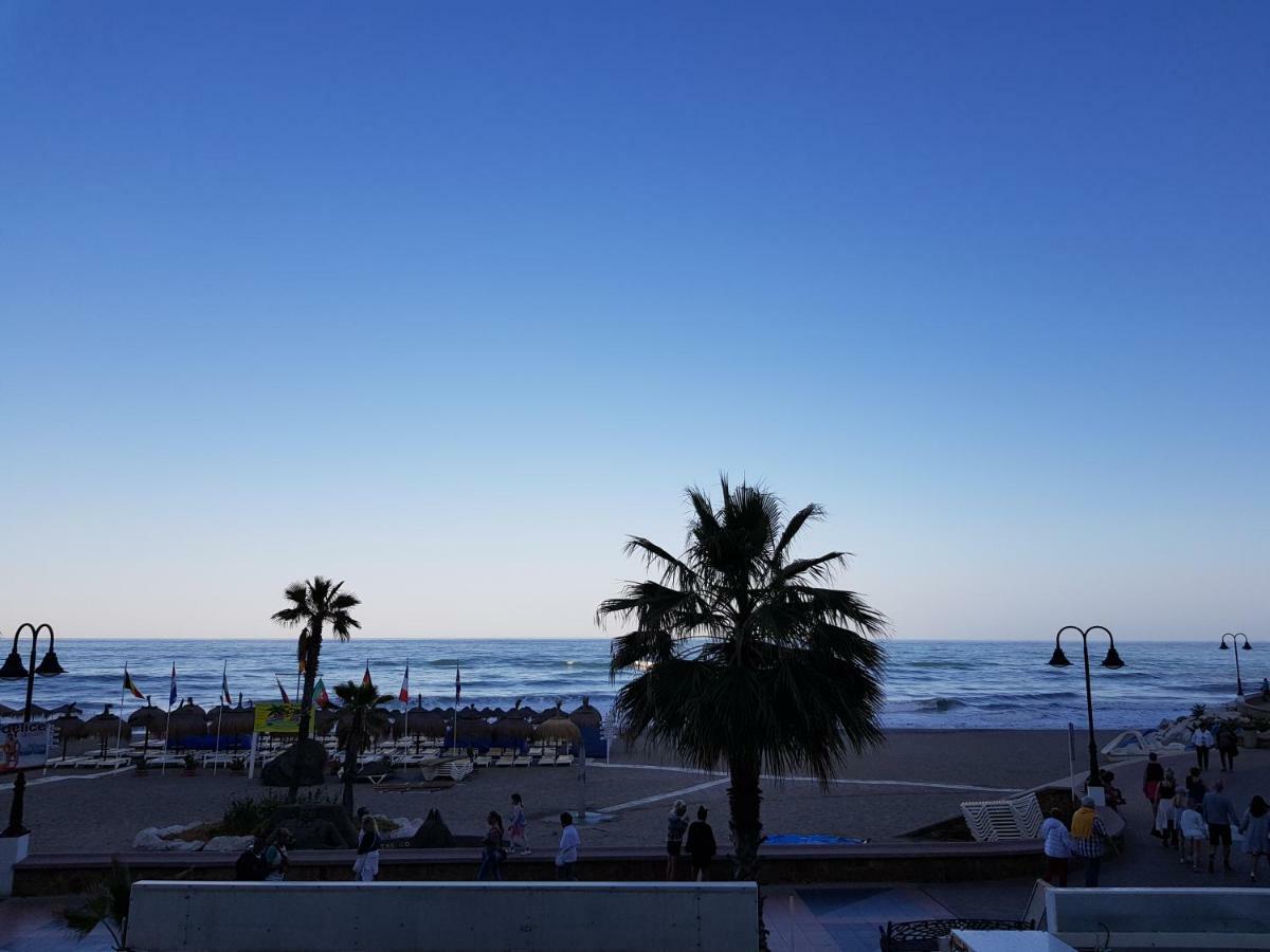 Lujoso estudio frontal al mar Torremolinos Exterior foto