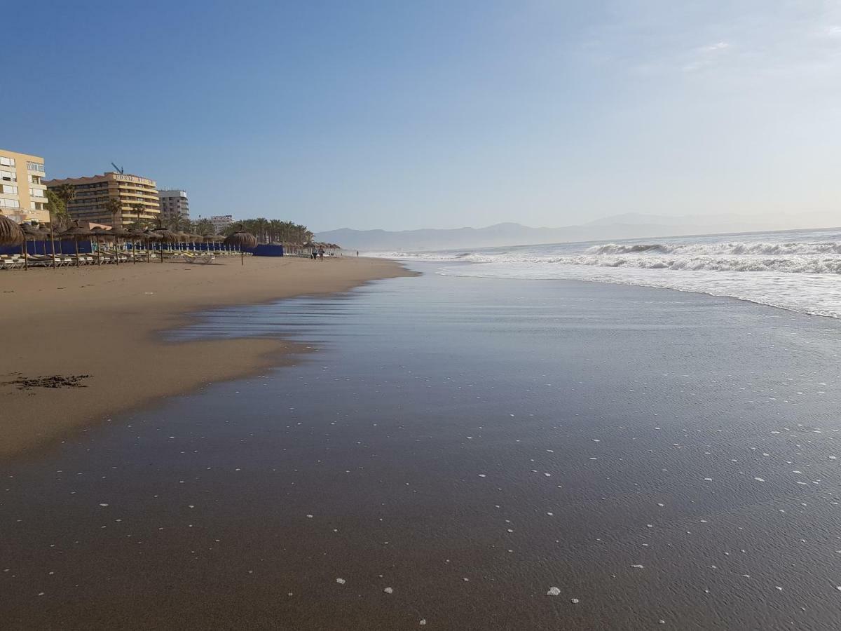 Lujoso estudio frontal al mar Torremolinos Exterior foto